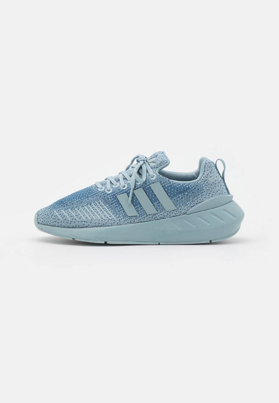Фото № 1 с приближением к товару «‎Adidas Swift 22 »