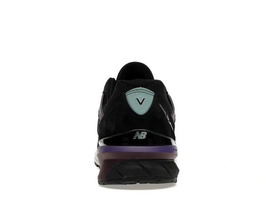 Фото № 4 с приближением к товару «‎New Balance 990v5»