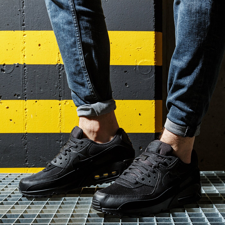 Фото № 3 с приближением к товару «‎Nike Air Max 90»