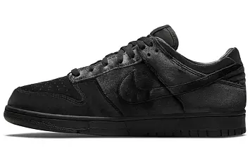 Dover Street Market Nike Dunk Low "Triple Black - 1
