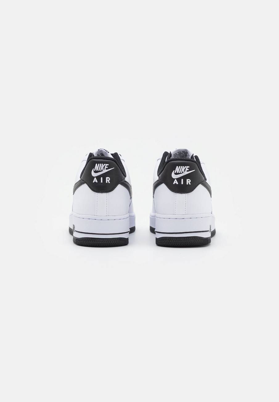 Фото № 3 с приближением к товару «‎Nike Air Force 1 ’07 »
