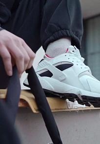 Фото № 1 с приближением к товару «‎W AIR HUARACHE SNKR»