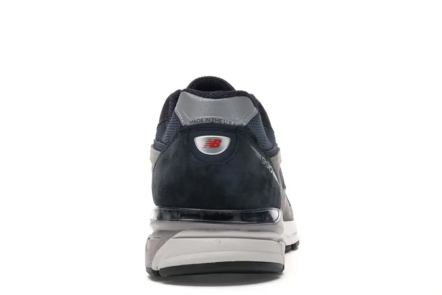 Фото № 4 с приближением к товару «‎New Balance 990v4»