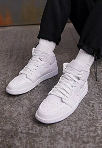 Фото № 3 с приближением к товару «‎AIR JORDAN 1 MID»