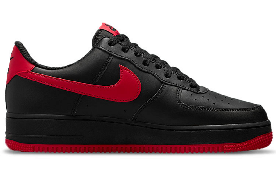 Фото № 2 с приближением к товару «‎Nike Air Force 1 Low BlackRed»