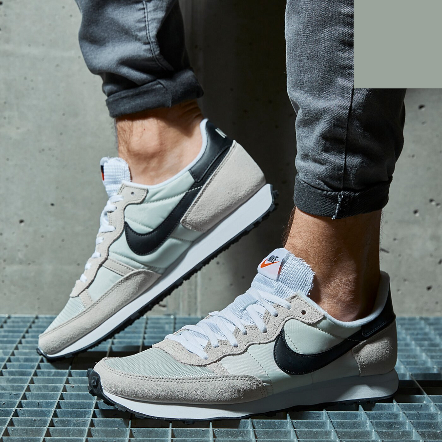 Фото № 3 с приближением к товару «‎Nike Challenger OG Beige»