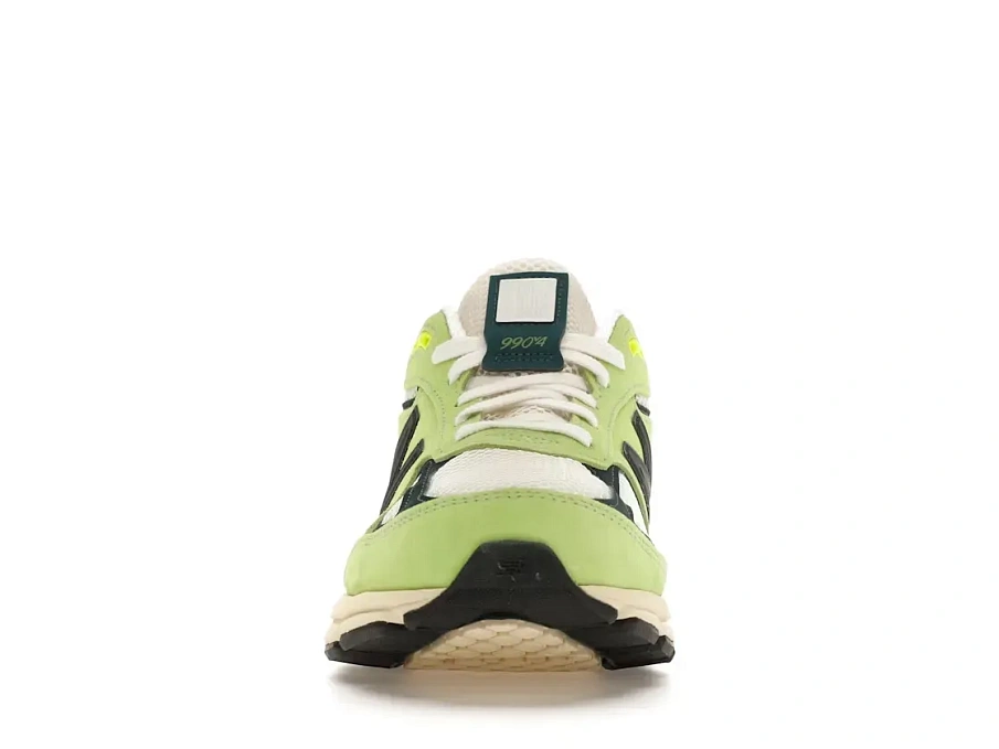 Фото № 2 с приближением к товару «‎New Balance 990v4»