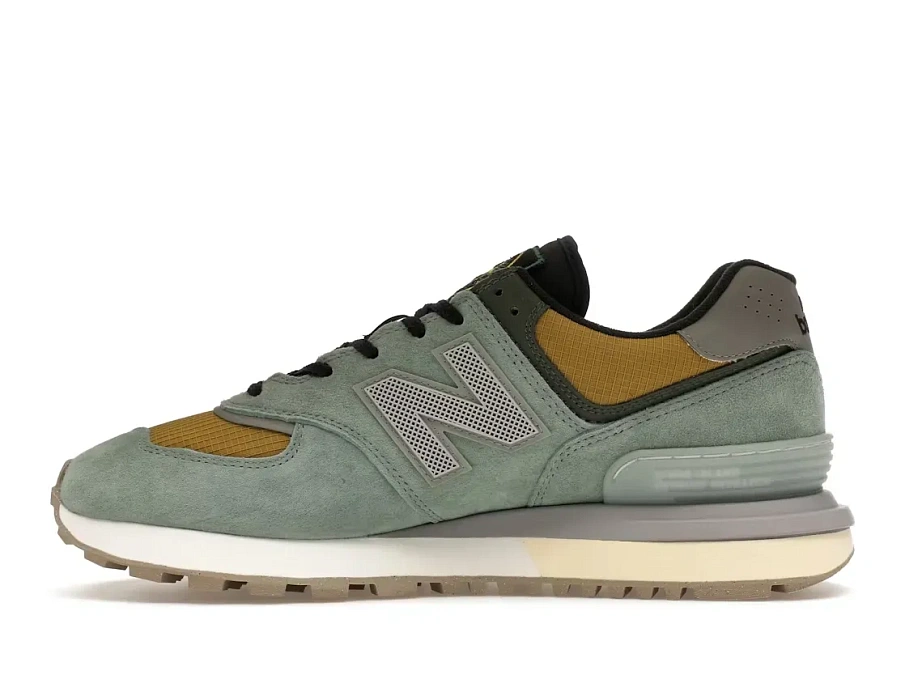 Фото № 3 с приближением к товару «‎New Balance 574 Legacy»
