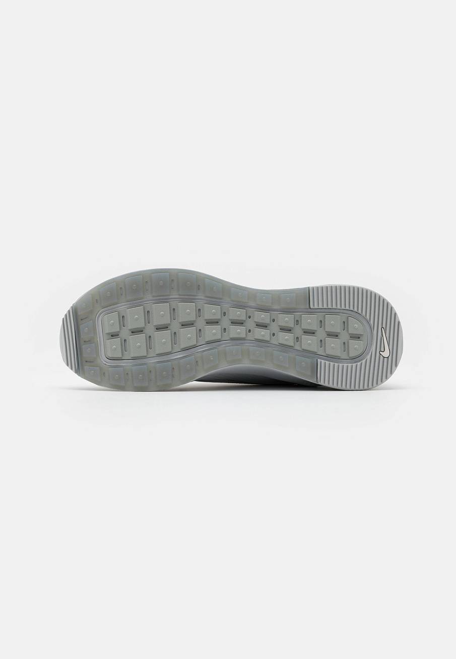 Фото № 5 с приближением к товару «‎Nike Reposto »