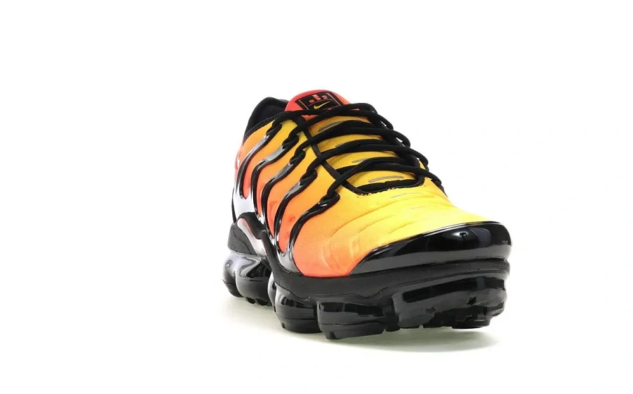 Фото № 3 с приближением к товару «‎Nike Air VaporMax Plus Black Orange Crimson»