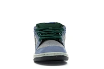 Фото № 2 с приближением к товару «‎Nike SB Dunk Low Maple Leaf Central Park»