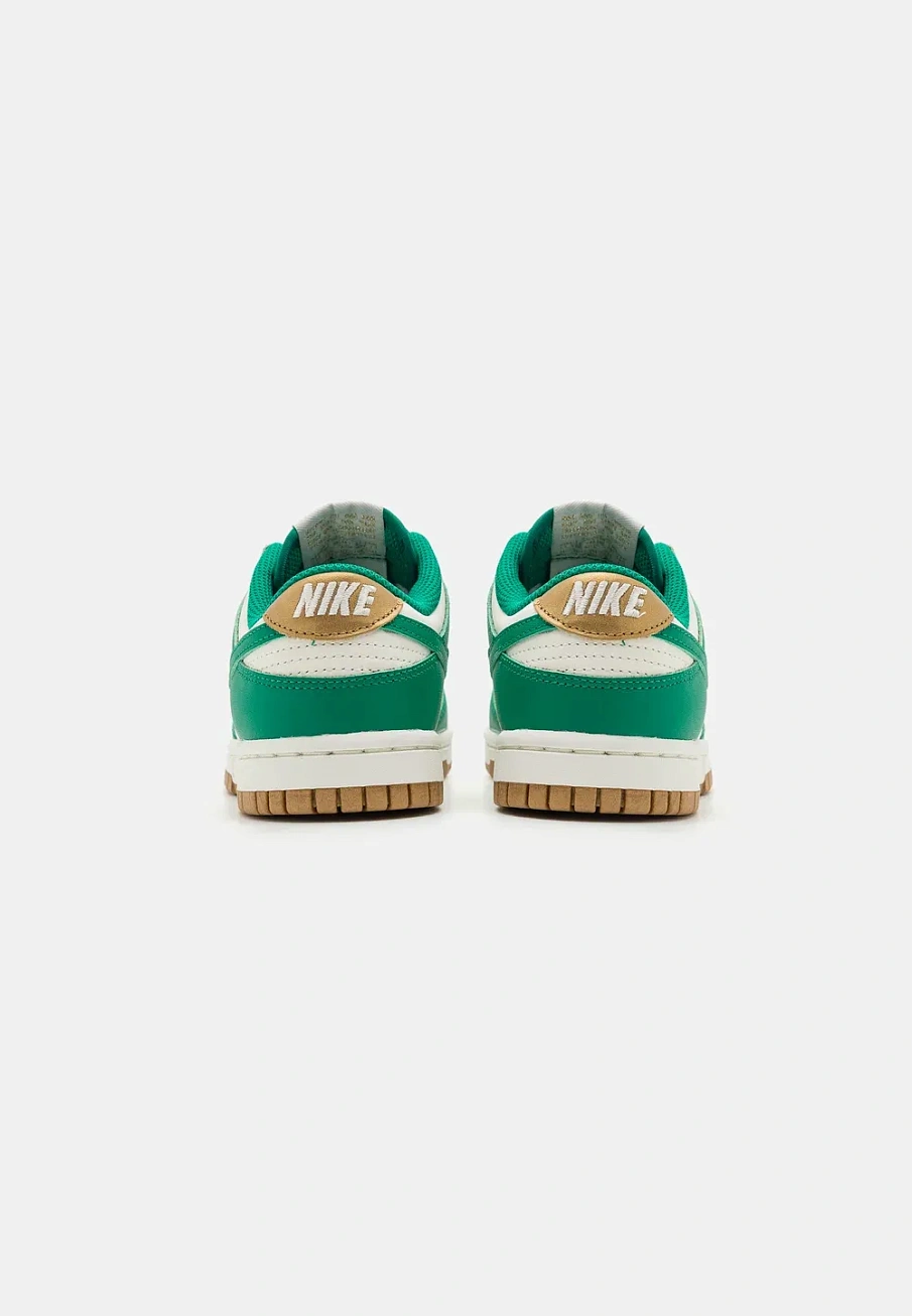 Фото № 3 с приближением к товару «‎DUNK LOW»