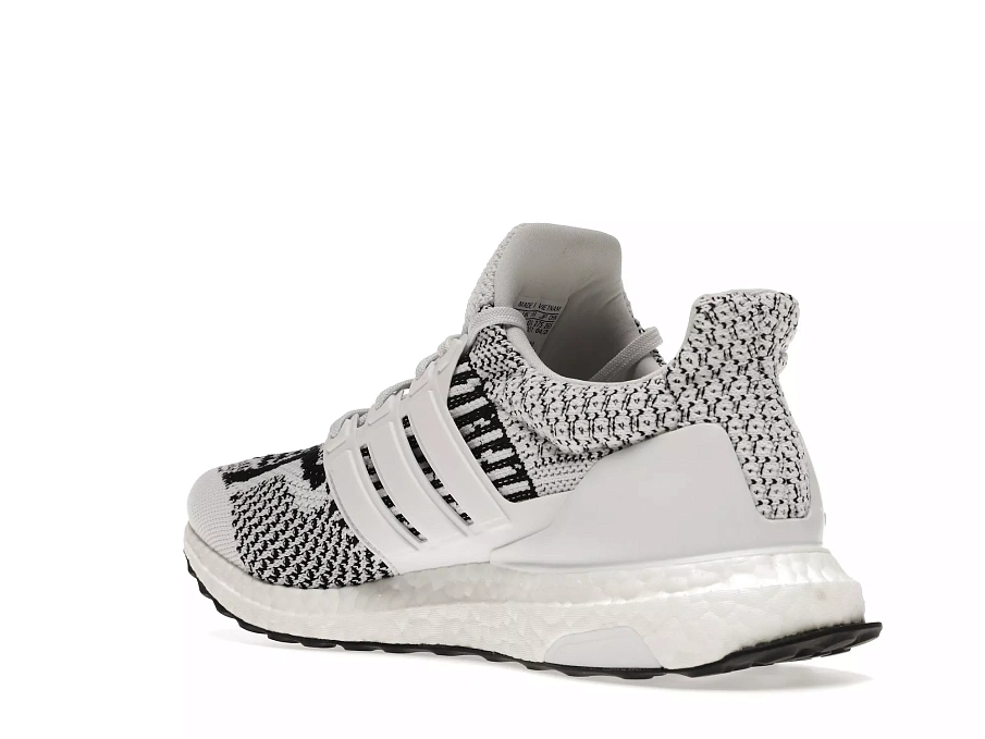 Фото № 5 с приближением к товару «‎adidas Ultra Boost DNA 5.0 Zebra»