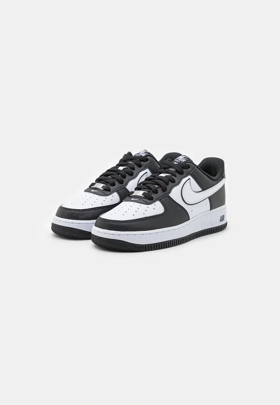 Фото № 4 с приближением к товару «‎AIR FORCE 1 07»