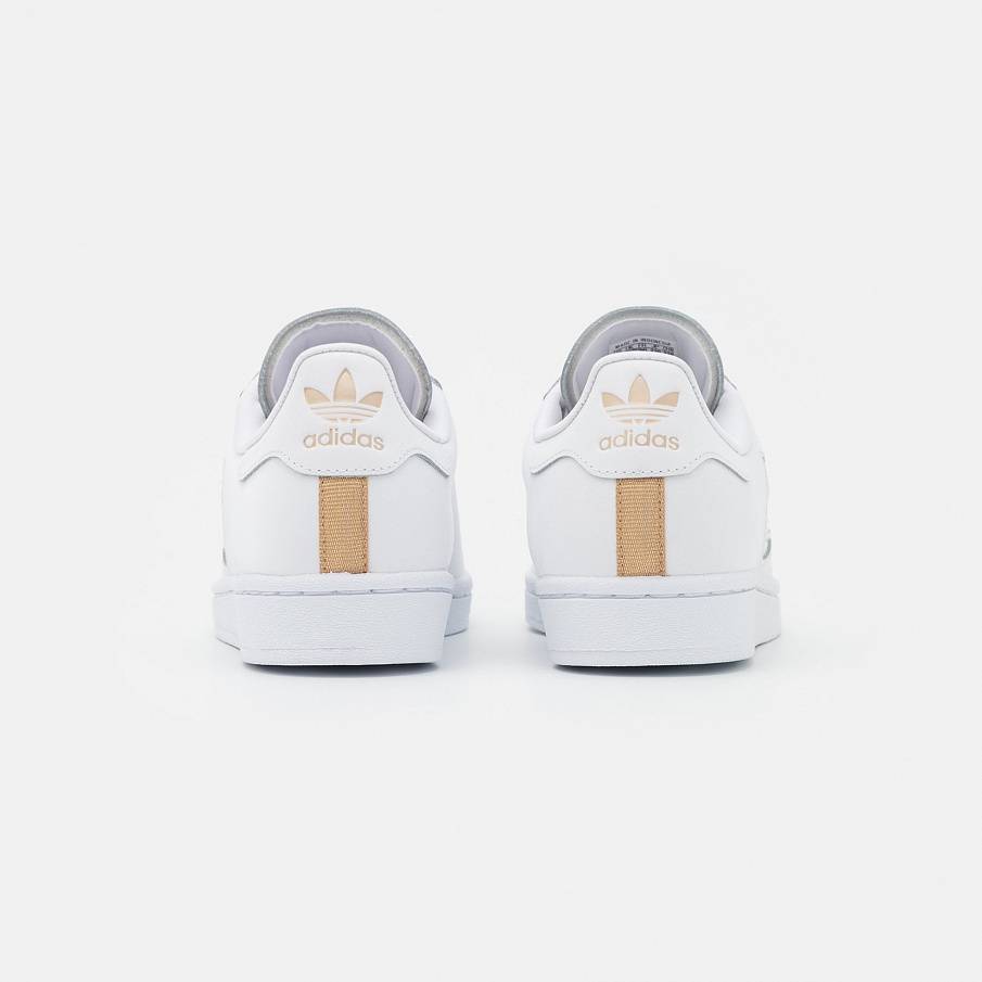 Фото № 3 с приближением к товару «‎Adidas Superstar »