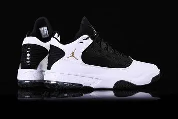 Nike Air Jordan Max Aura 2 Oreo - 5