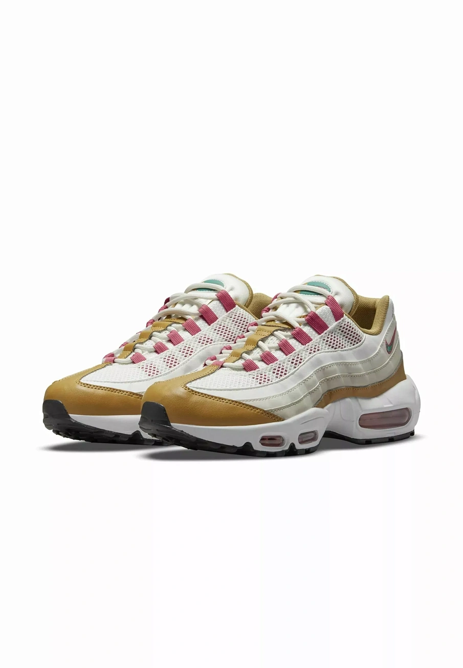Фото № 3 с приближением к товару «‎AIR MAX »