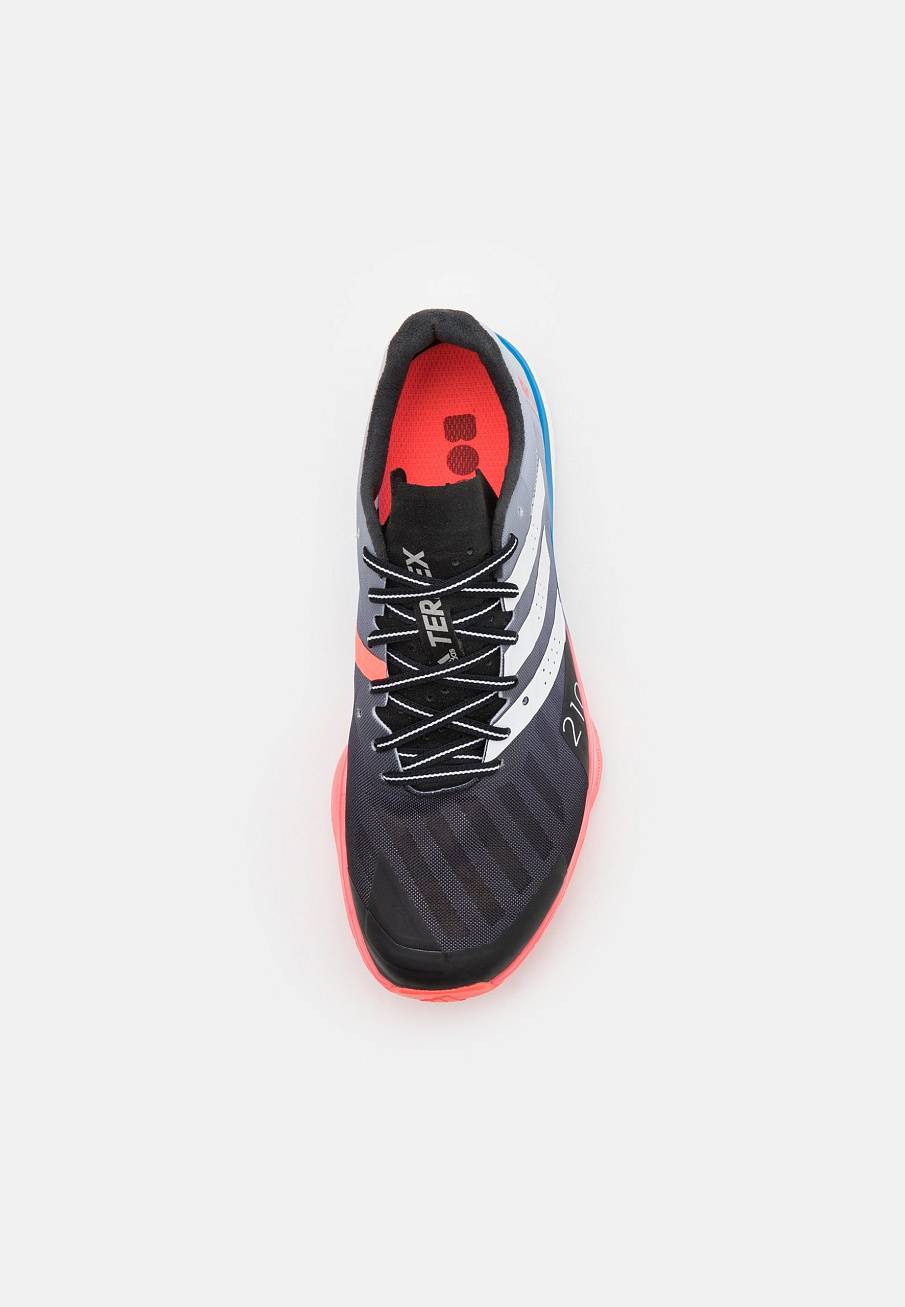 Фото № 3 с приближением к товару «‎Adidas Speed»