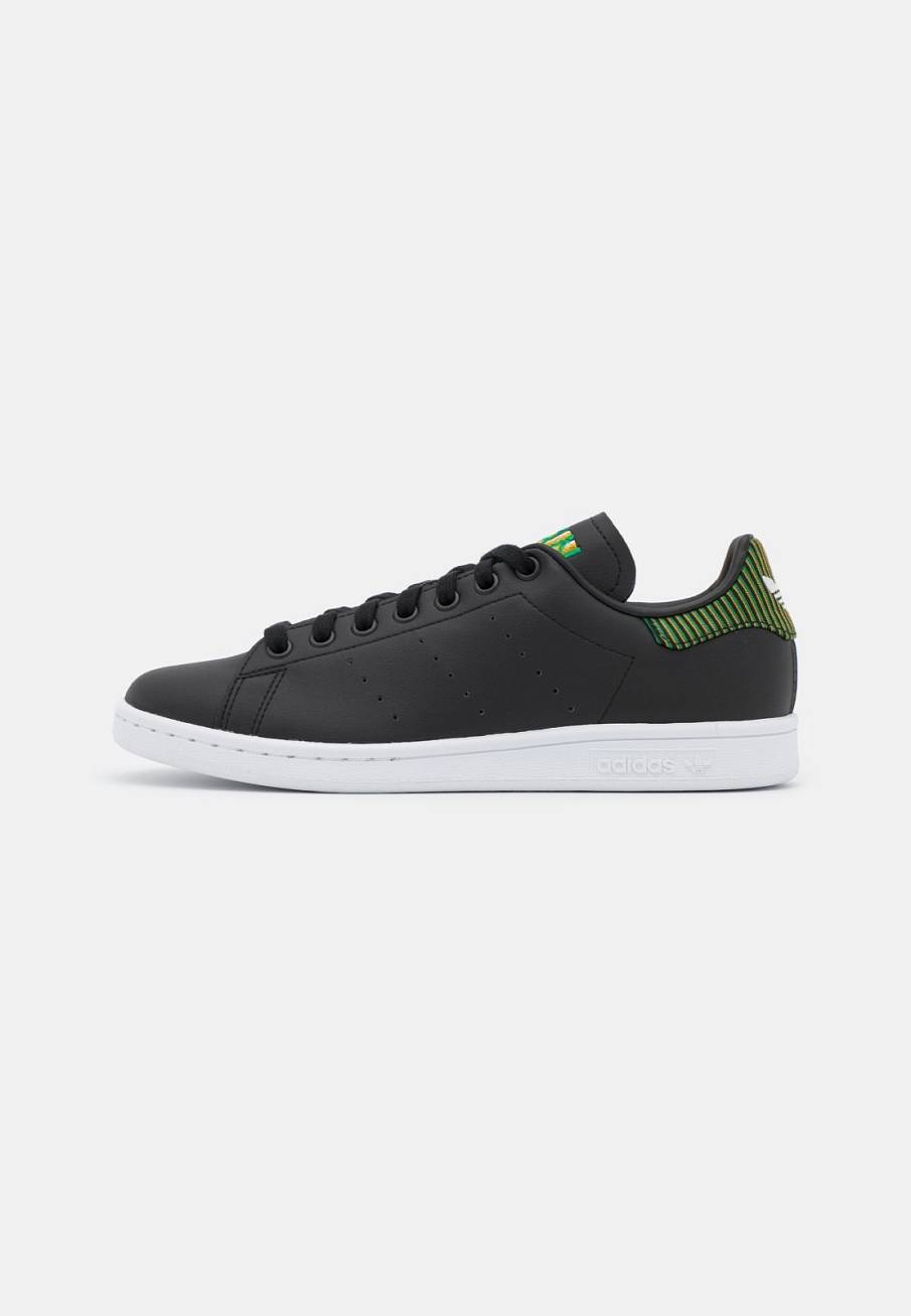 Фото № 1 с приближением к товару «‎Adidas Stan Smith »