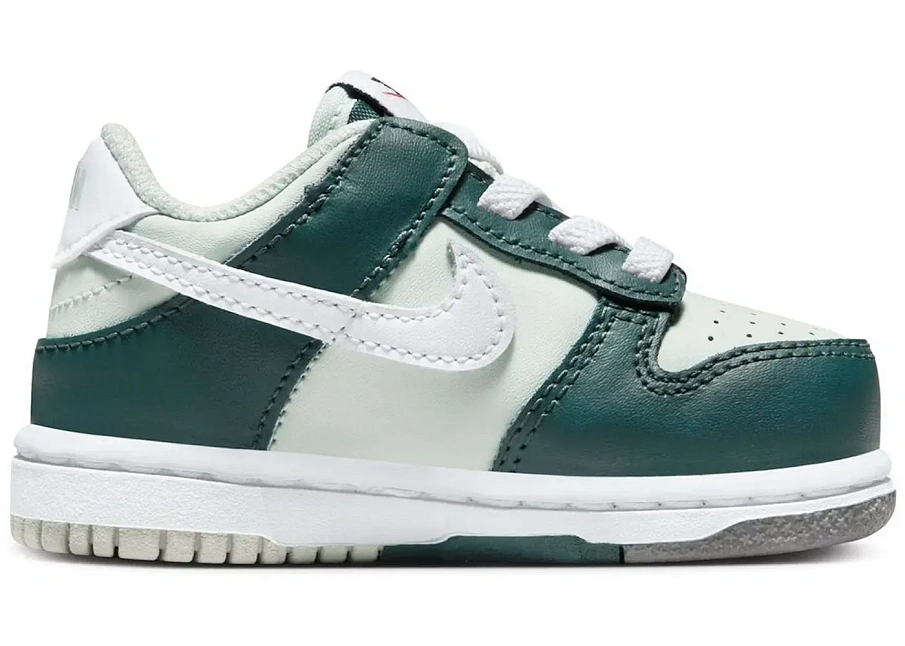 Фото № 1 с приближением к товару «‎Nike Dunk Low»