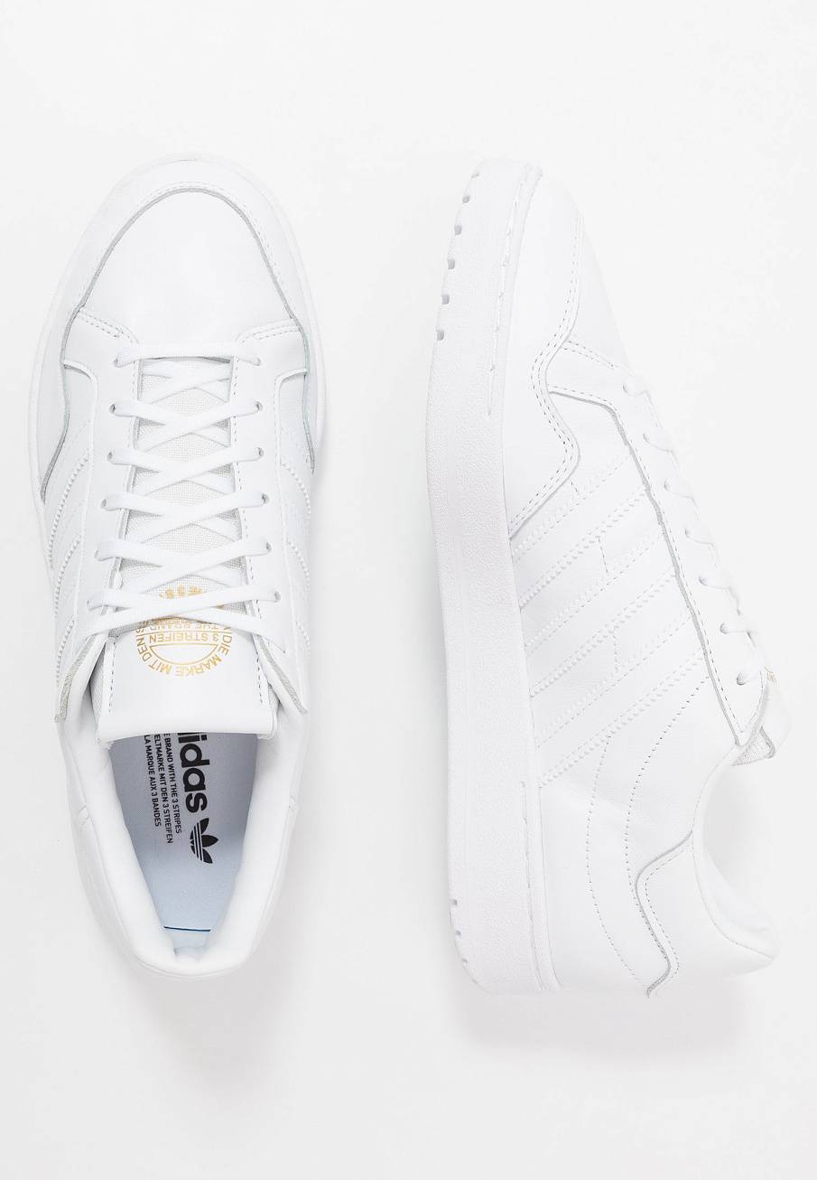 Фото № 3 с приближением к товару «‎Adidas Team Court »