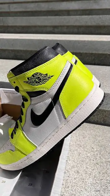 Air Jordan 1 Retro High OG Visionaire - 4