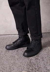 Фото № 2 с приближением к товару «‎AIR JORDAN 1 MID»
