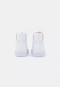 Фото № 4 с приближением к товару «‎BLAZER MID 77»