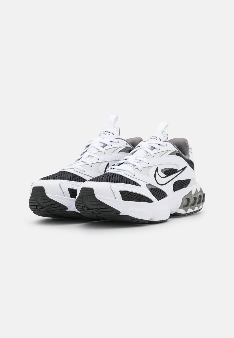 Фото № 3 с приближением к товару «‎Nike Zoom Air Fire »