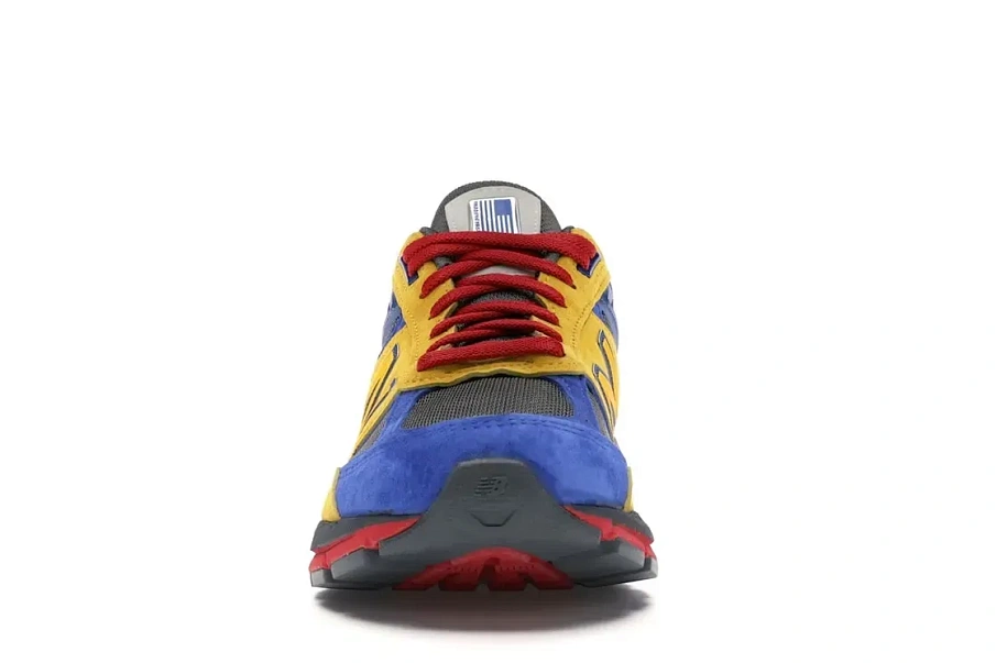 Фото № 2 с приближением к товару «‎New Balance 990v5»