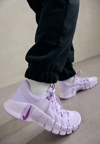 Фото № 2 с приближением к товару «‎Training shoe»