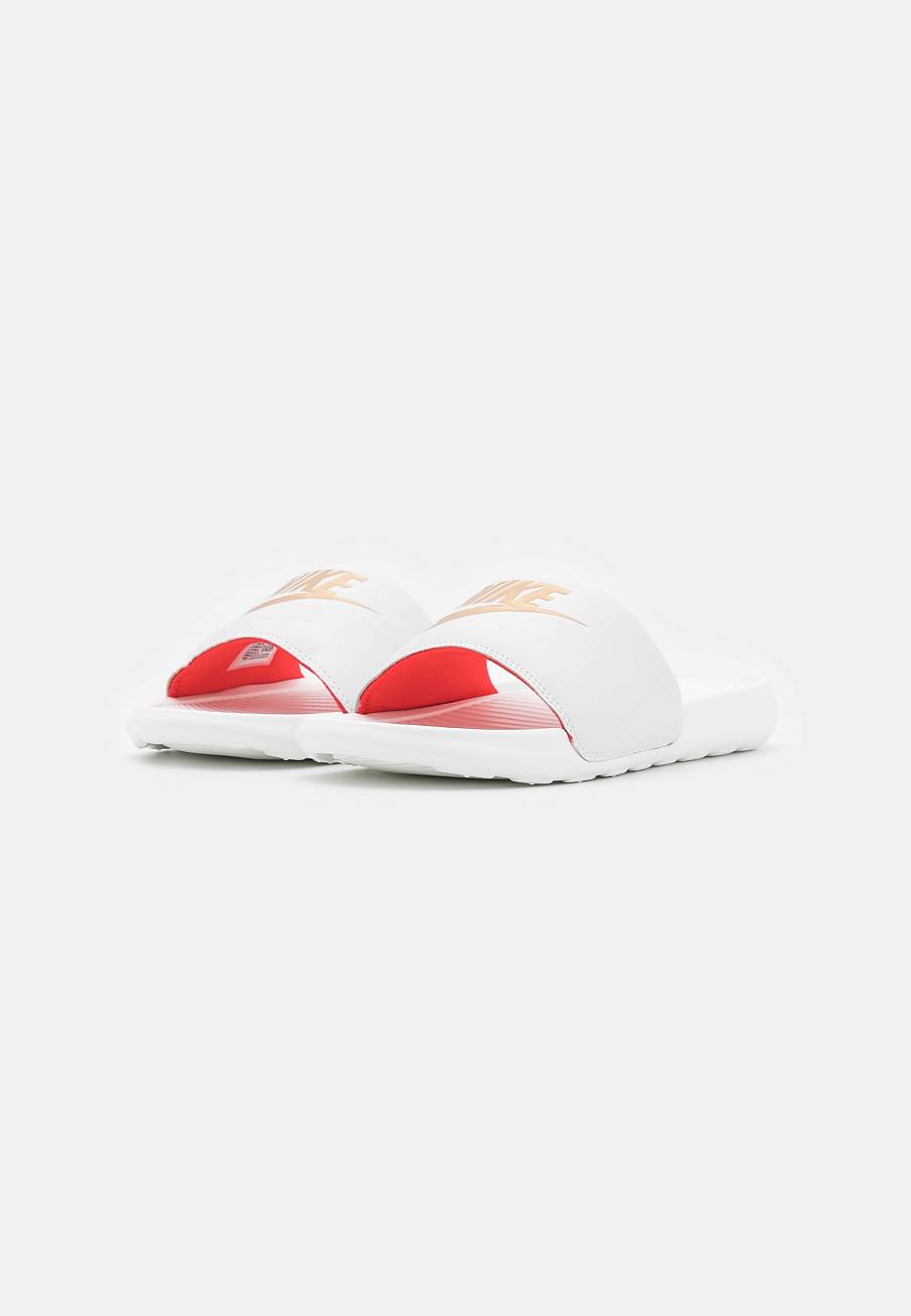 Фото № 1 с приближением к товару «‎Nike Victori One Slide»