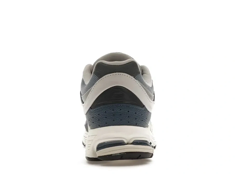 Фото № 4 с приближением к товару «‎New Balance 2002R»