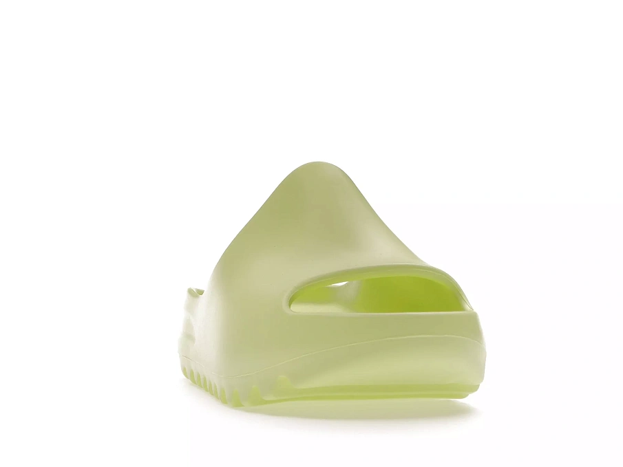 Фото № 3 с приближением к товару «‎adidas Yeezy Slide Glow Green (Kids)»