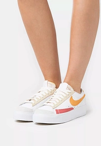 Фото № 4 с приближением к товару «‎BLAZER LOW PLATFORM»
