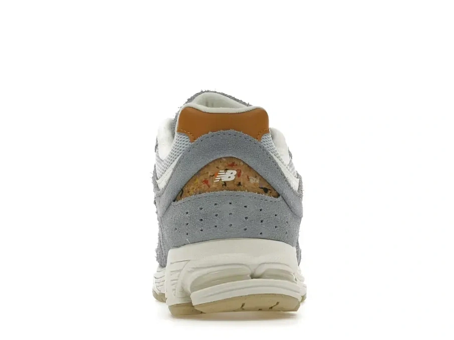 Фото № 4 с приближением к товару «‎New Balance 2002R»