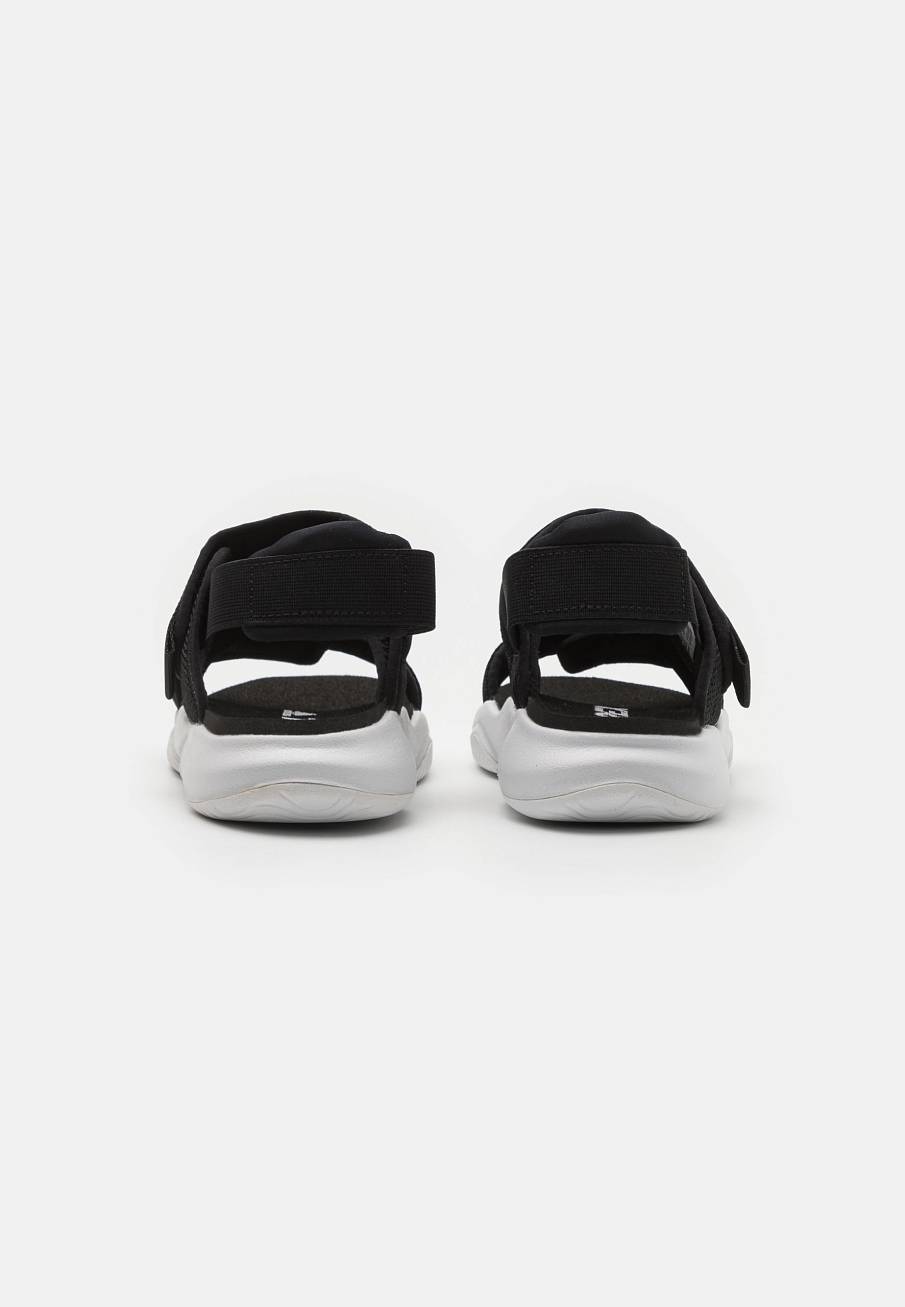 Фото № 3 с приближением к товару «‎Adidas Terrex Sumra»