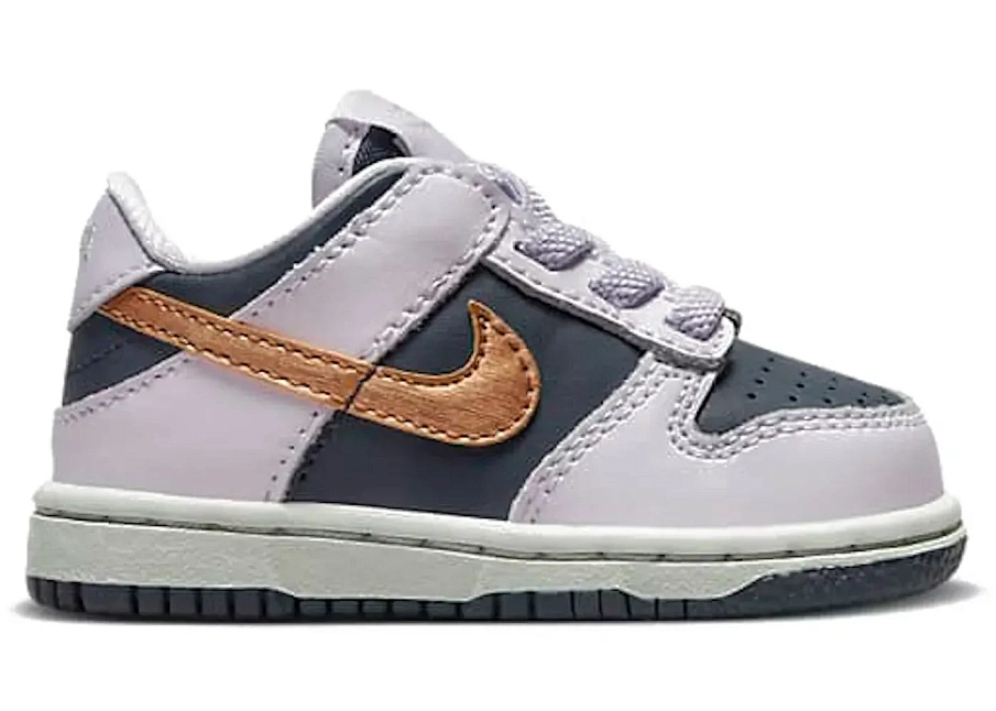 Фото № 1 с приближением к товару «‎Nike Dunk Low SE»