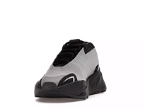 Фото № 6 с приближением к товару «‎adidas Yeezy Boost 700 MNVN Metallic»