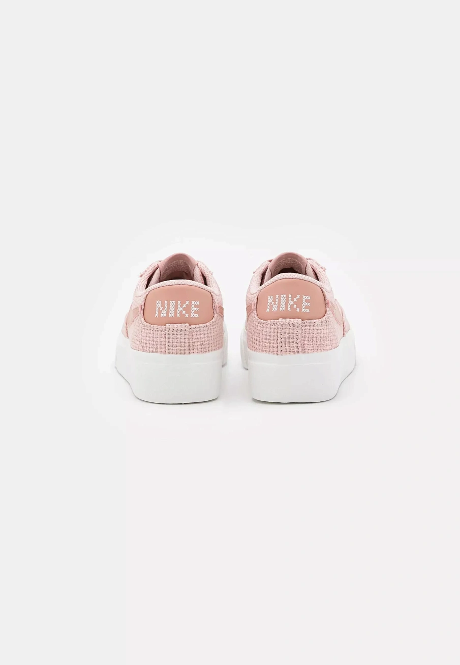 Фото № 2 с приближением к товару «‎BLAZER PLATFORM»