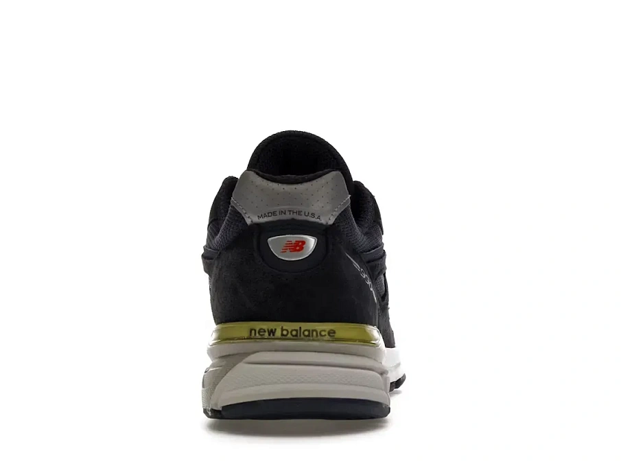 Фото № 4 с приближением к товару «‎New Balance 990v4»