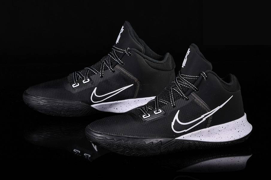 Фото № 3 с приближением к товару «‎Nike Kyrie Flytrap 4 Oreo»