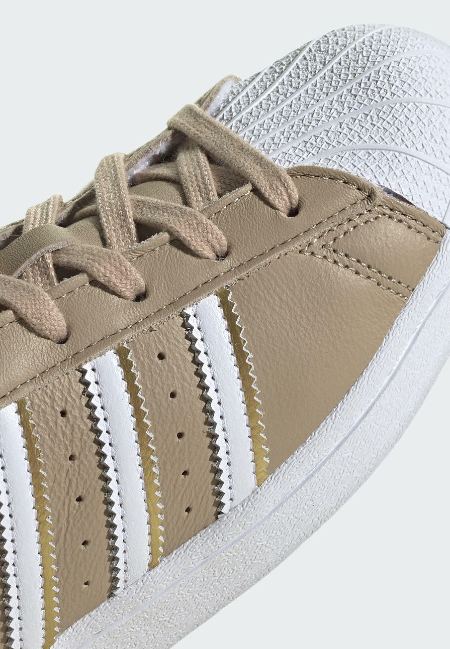 Фото № 5 с приближением к товару «‎Adidas Superstar W »