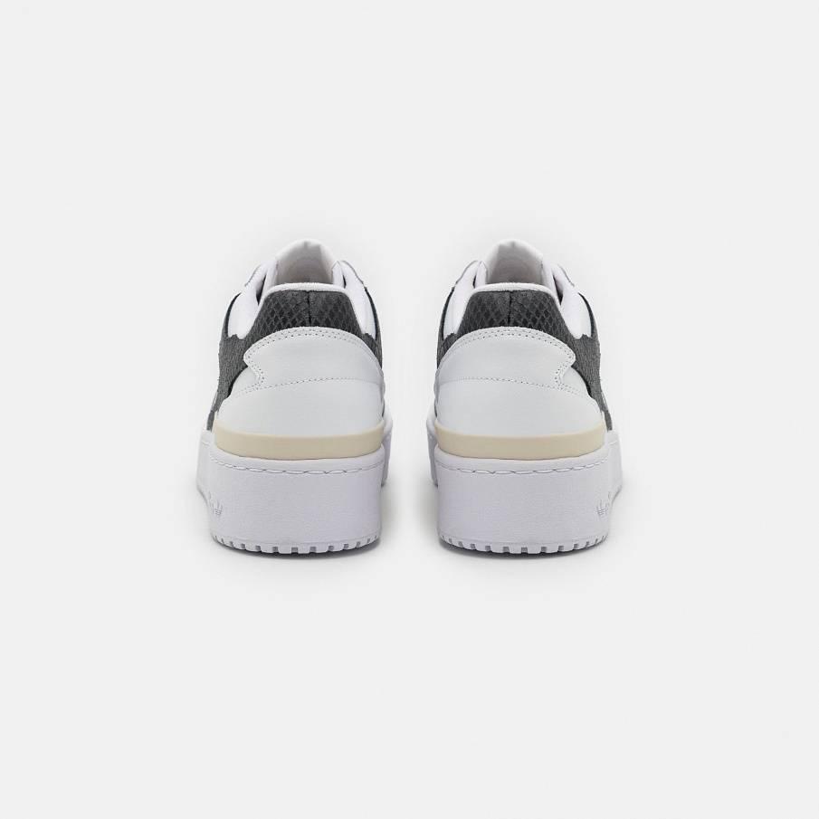 Фото № 3 с приближением к товару «‎Adidas Forum Bold »