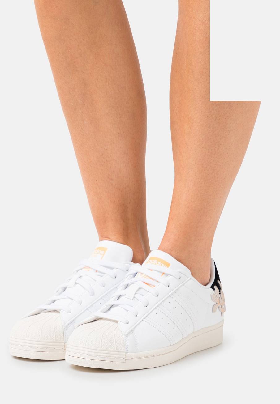 Фото № 2 с приближением к товару «‎Adidas Superstar »