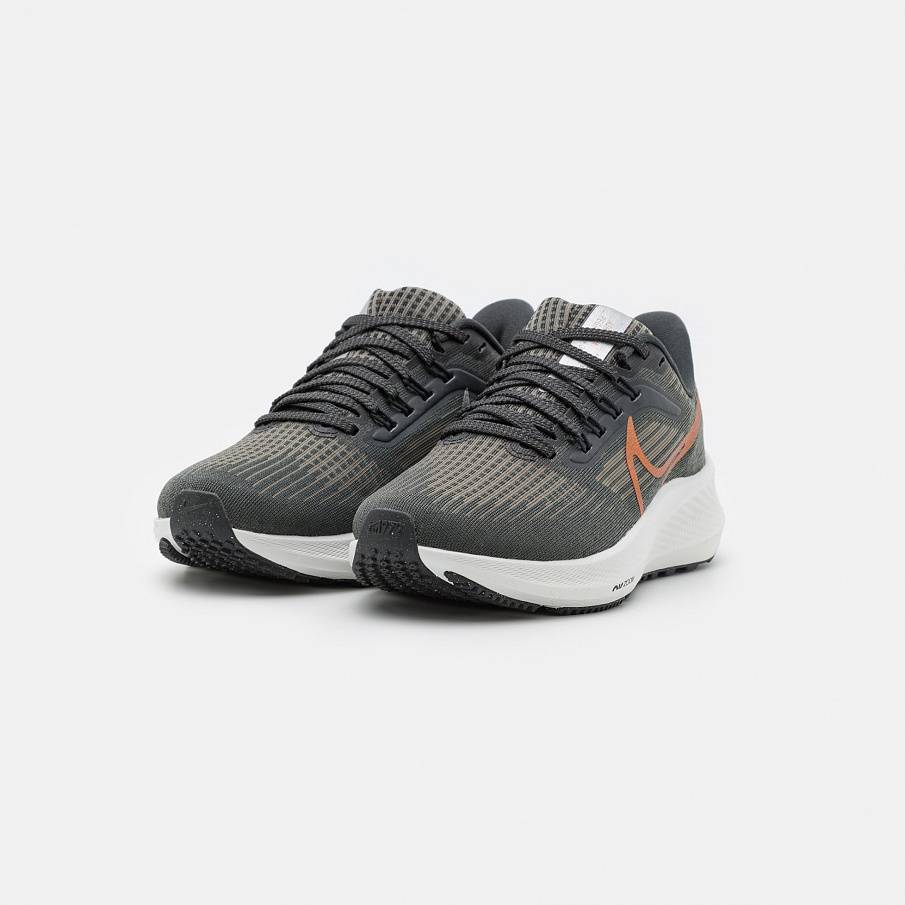 Фото № 2 с приближением к товару «‎Nike Air Zoom Pegasus 39»