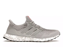 Фото № 1 с приближением к товару «‎adidas Ultra Boost 5.0 DNA Triple Grey»