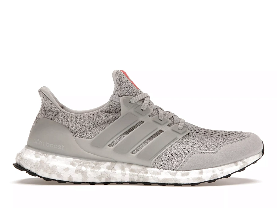 Фото № 1 с приближением к товару «‎adidas Ultra Boost 5.0 DNA Triple Grey»