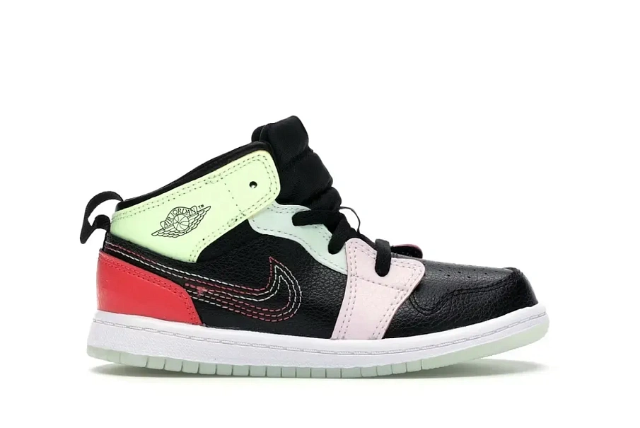 Фото № 1 с приближением к товару «‎Jordan 1 Mid»