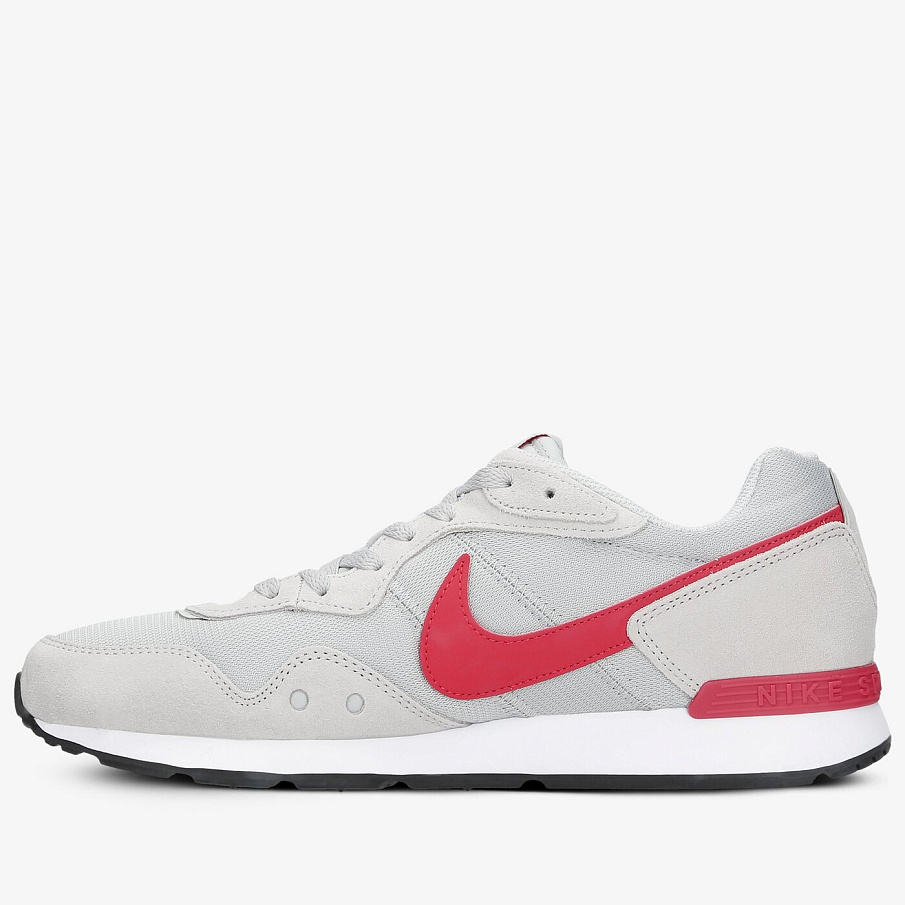 Фото № 3 с приближением к товару «‎Nike Venture»